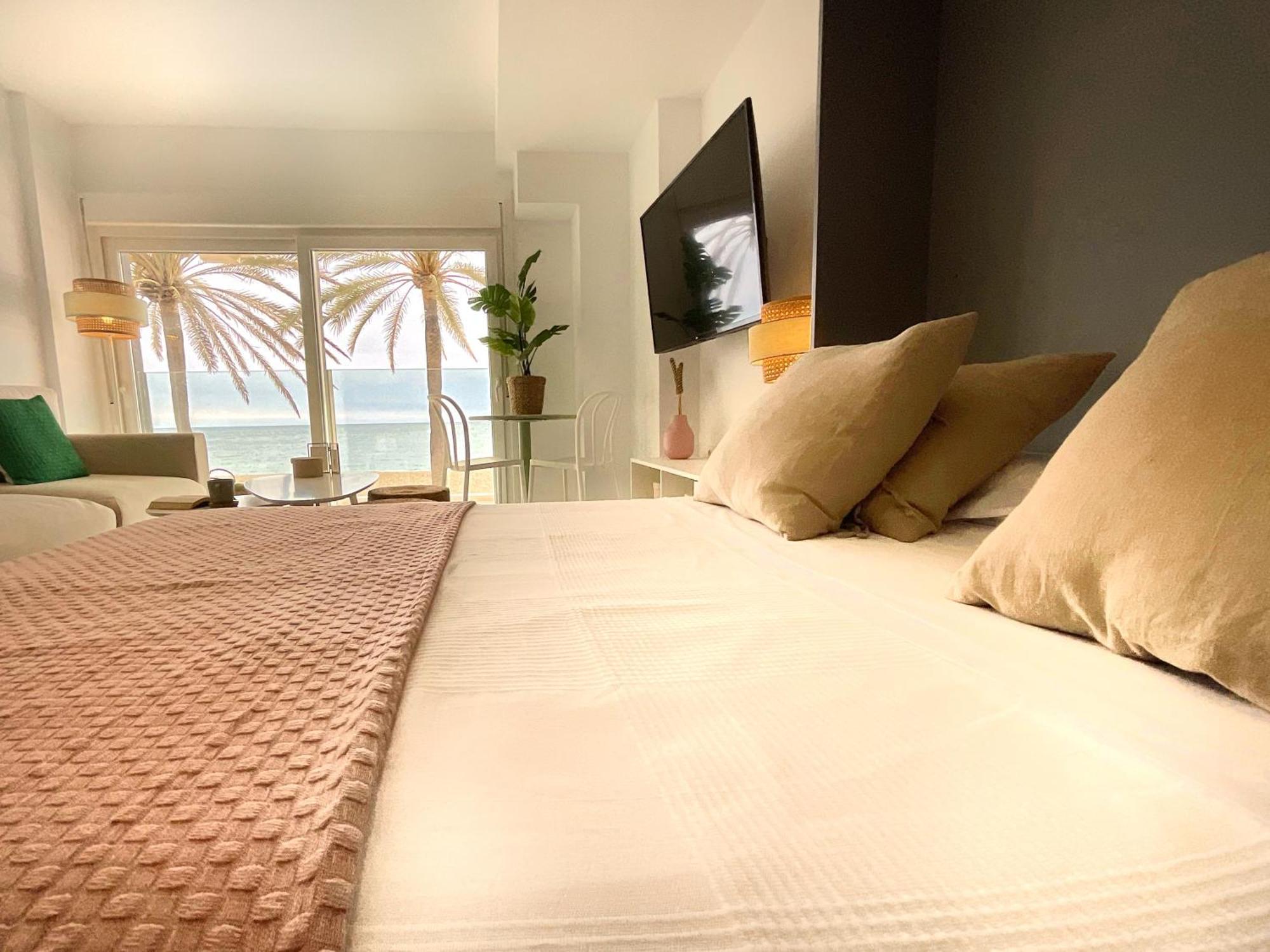 Cs7 Kaleria Suites Almeria Ngoại thất bức ảnh