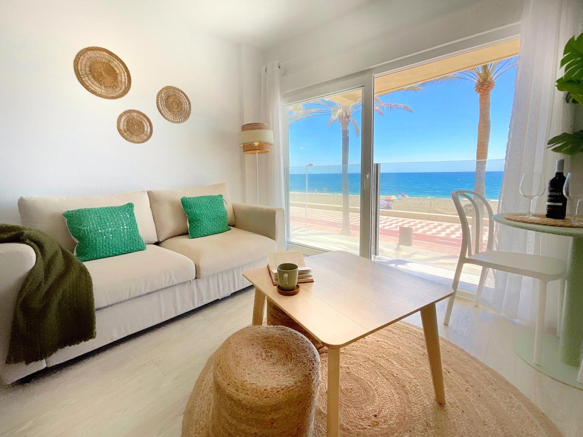 Cs7 Kaleria Suites Almeria Ngoại thất bức ảnh