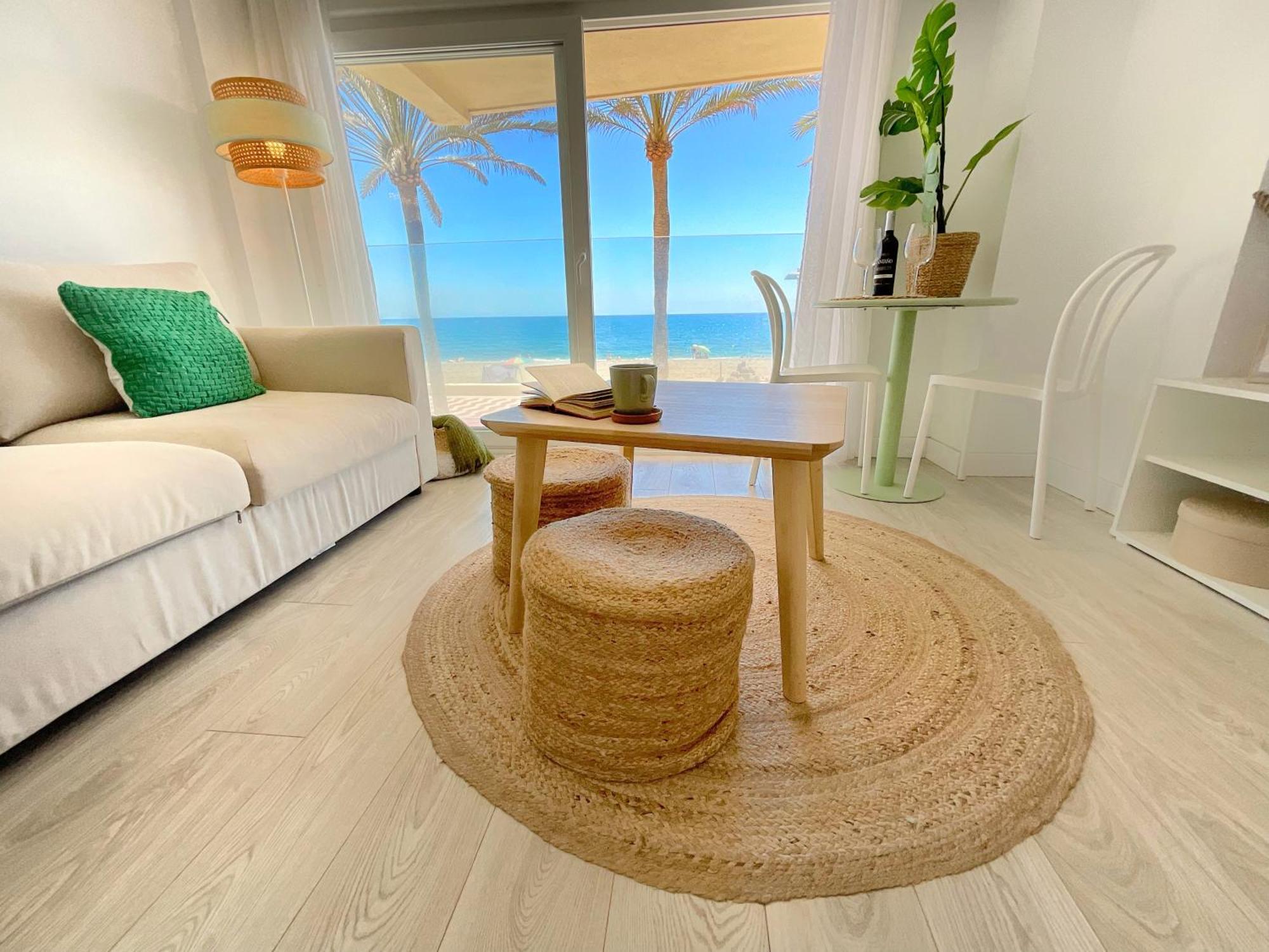 Cs7 Kaleria Suites Almeria Ngoại thất bức ảnh