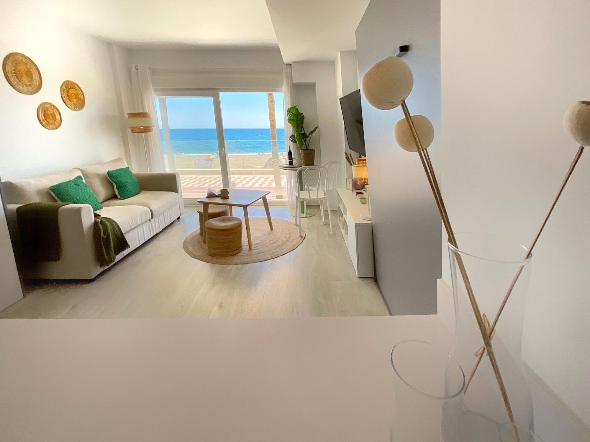 Cs7 Kaleria Suites Almeria Ngoại thất bức ảnh