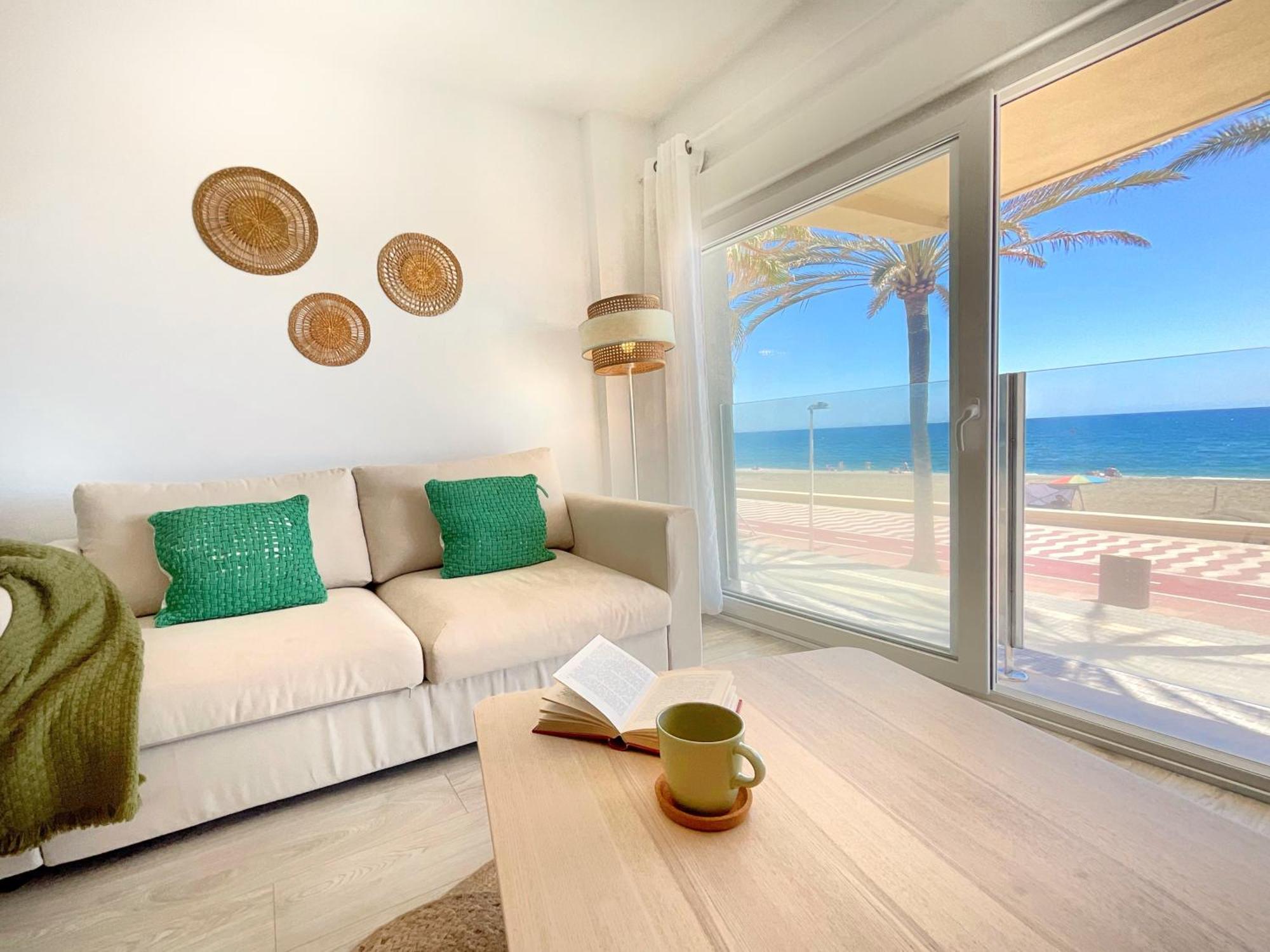 Cs7 Kaleria Suites Almeria Ngoại thất bức ảnh